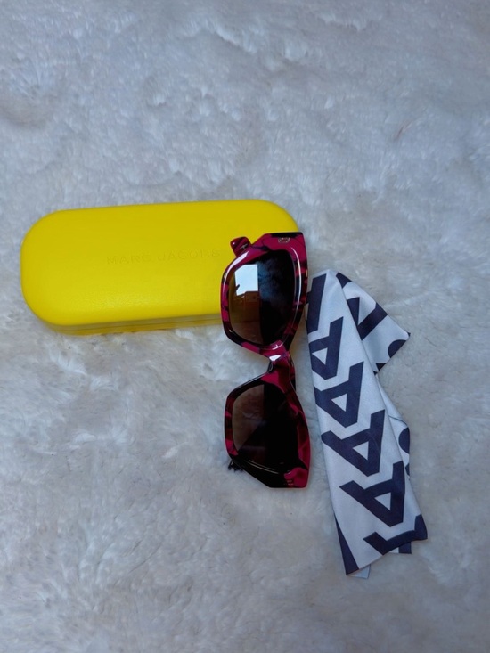 Marc Jacobs Pink Tortoise Sunglasses with Yellow Case main image 5